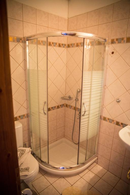 Kallisto Guesthouse تساغارادا المظهر الخارجي الصورة